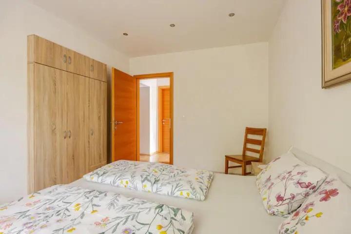 Apartment Mit 78Qm Naturns Bagian luar foto